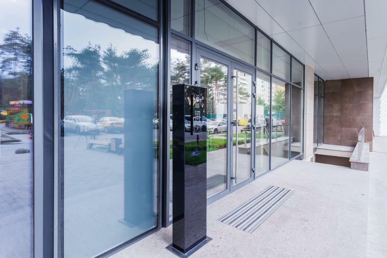 Красивая Квартира В Парке Kiev Exterior foto